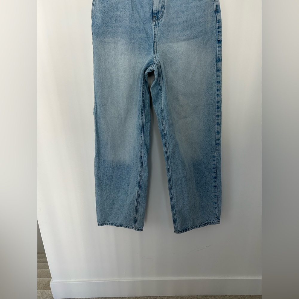 BDG high rise wide leg light wash jeans - Picture 2 of 8
